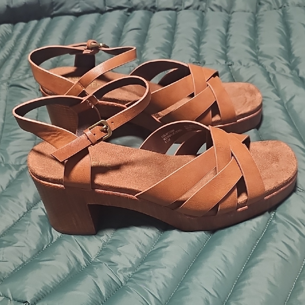 White Mountain Brown Strappy Block Heel Sandals